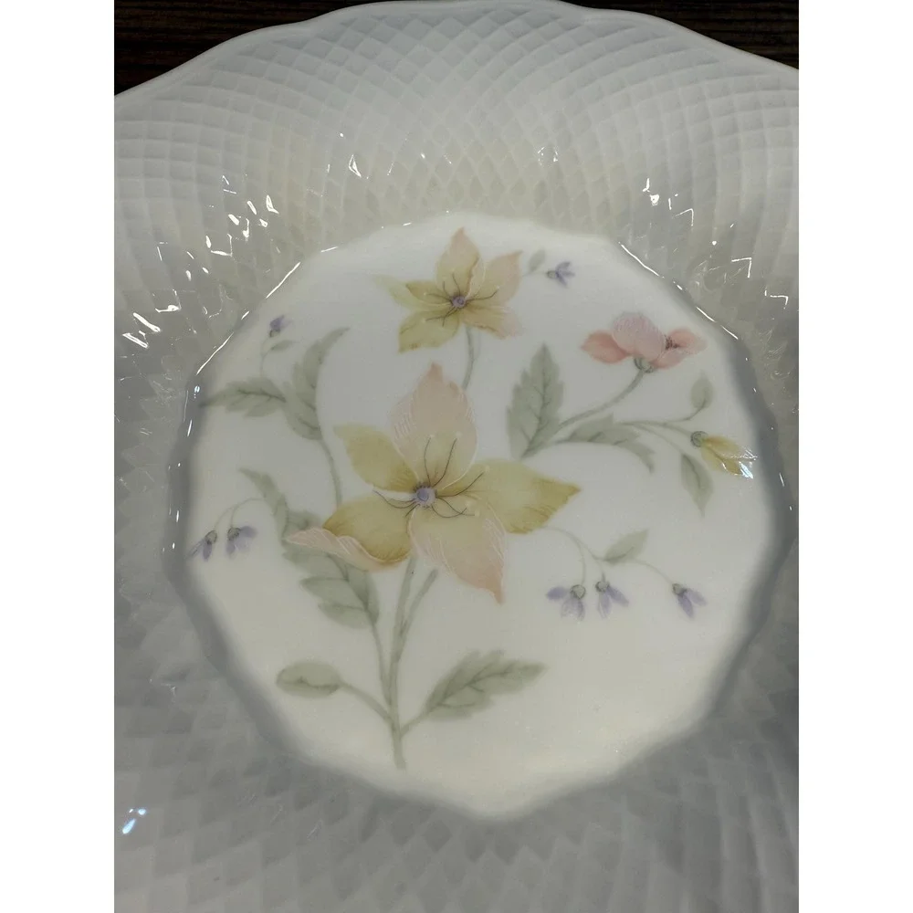 Mikasa Bone China Plate Pastel Garden 82055 Floral Dish‎ with Scalloped Edge